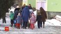 Вихователька в Житомирі знімала з дітей золоті прикраси і здавала їх у ломбард