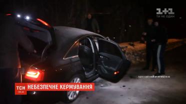 У Дніпрі 18-річний водій без документів не втримав кермо і врізався в стіну
