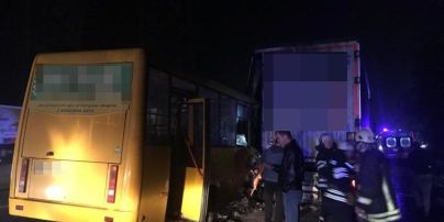В масштабной аварии на Варшавской трассе под Киевом умер мужчина