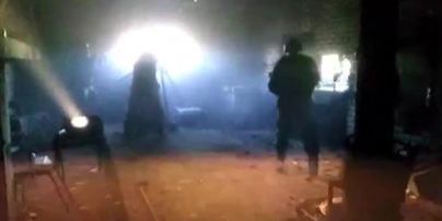 Волонтеры опубликовали видео мощного обстрела боевиками промзоны Авдеевки