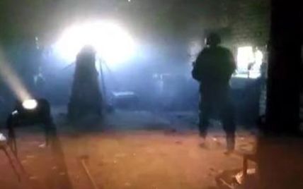 Волонтеры опубликовали видео мощного обстрела боевиками промзоны Авдеевки