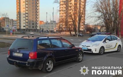 У Києві п’яний водій збив дівчину на тротуарі і втік: деталі від поліції (фото)