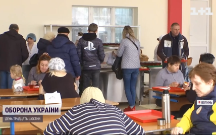 До Луцька переїхало 15 тисяч переселенців, людей намагаються безкоштовно нагодувати в соціальних їдальнях