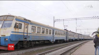 "Бракує машиністів". В "Укрзалізниці" пояснили запізнення київської міської електрички