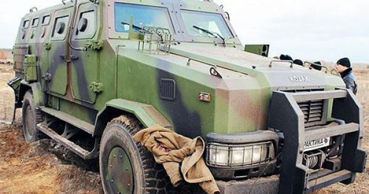 Бронеавтомобиль "Козак-2" сознательно подорвали на мине