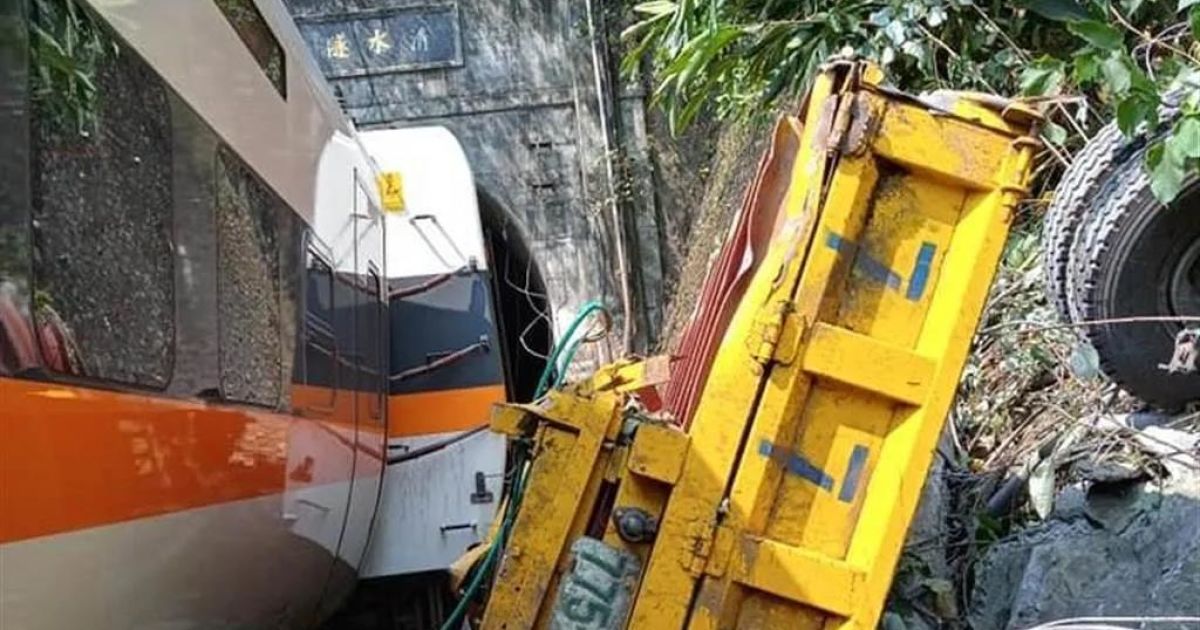 На Тайвані сталася наймасштабніша за останні 40 років залізнична аварія: кілька десятків людей загинули, чимало потерпілих (відео)