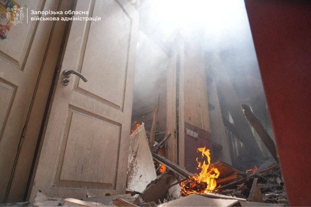 Житловий будинок у Запоріжжі постраждав від атаки РФ. / © Очільник Запорізької ОВА Іван Федоров