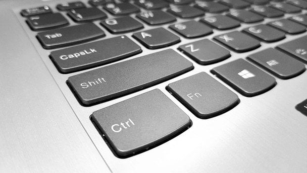 Як врятувати клавіатуру після пролитої рідини: прості та дієві методи очищення