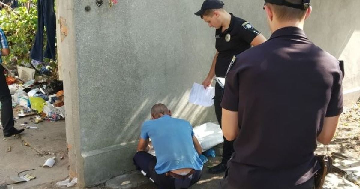 два трупи у мкр Варварівка_3 / © ГУ Нацполіції в Миколаївській області
