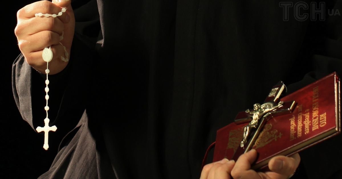Секс-скандал в Польше - священник 12 лет насиловал алтарника и обвинил его, новости 1+1