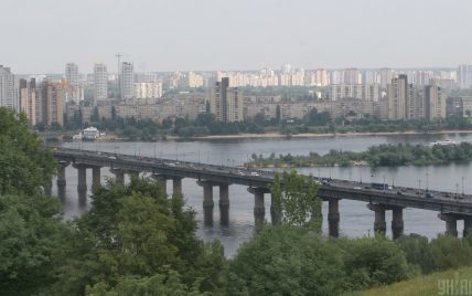 В Киеве возобновили движение по мостам Метро и Патона: как работает транспорт