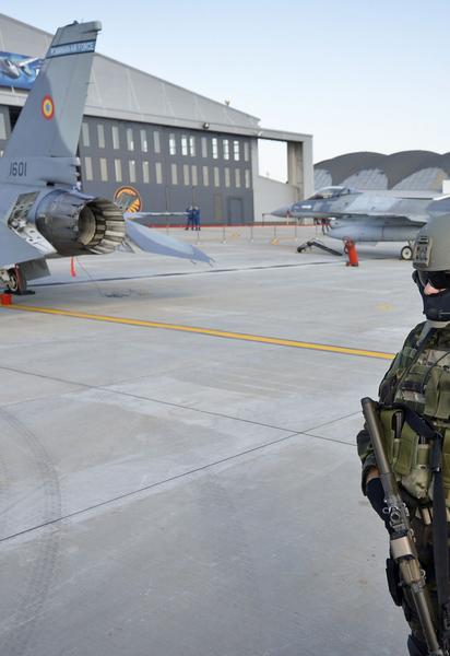 Истребитель F-16