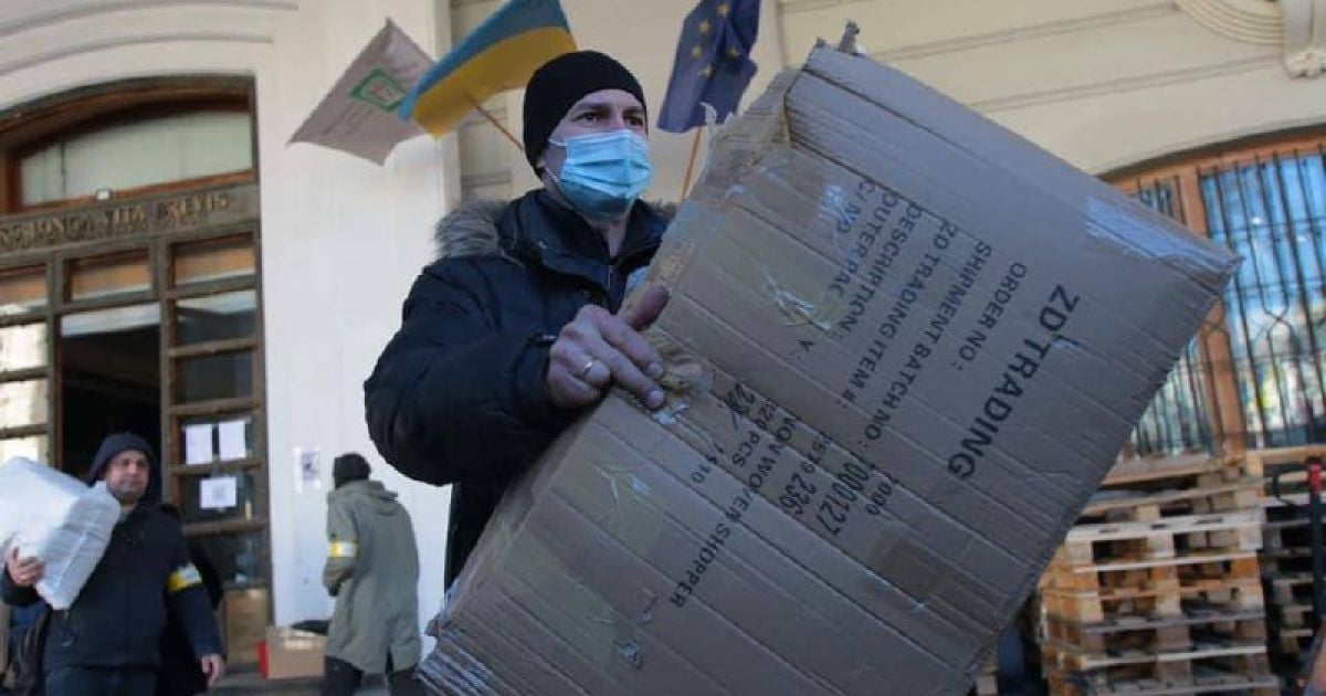 Як військовозобов'язаним чоловікам отримати дозвіл на перетин кордону для перевезення допомоги: інструкція