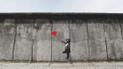 Экпозиция Banksy Unauthorized оценивается в 15 млн евро. Выставка должна была проходить с 7 по 30 декабря