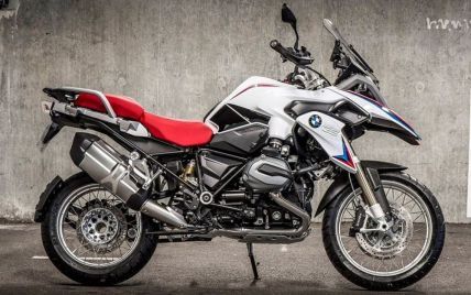 Баварцы выпустили юбилейные мотоциклы BMW Iconic 100