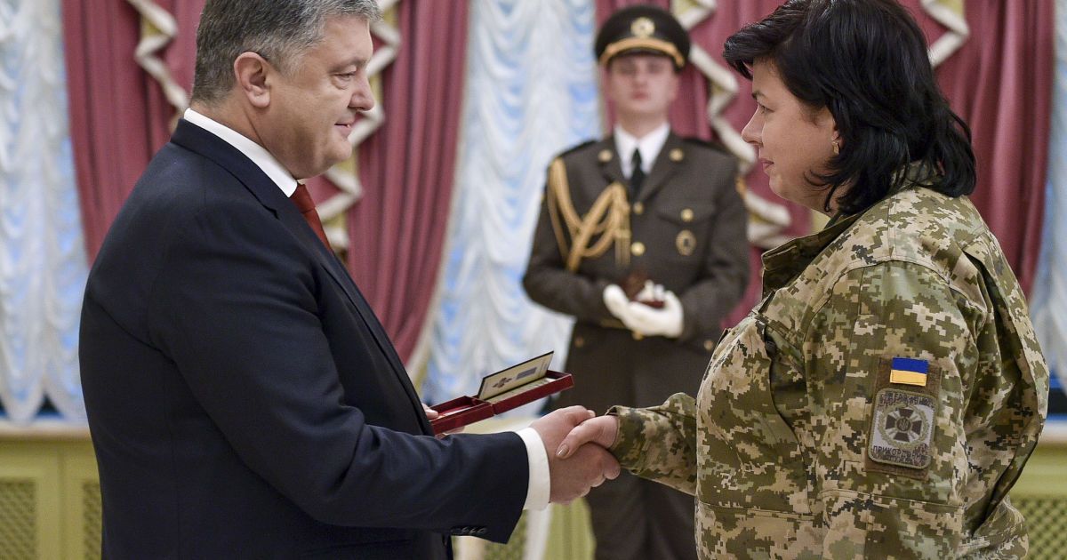 Петро Порошенко привітав військових з Днем Захисника _13 / © Сайт президента України