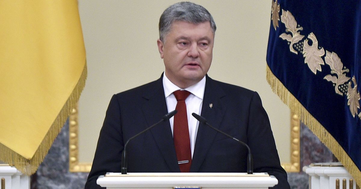 Петро Порошенко привітав військових з Днем Захисника _4 / © Сайт президента України