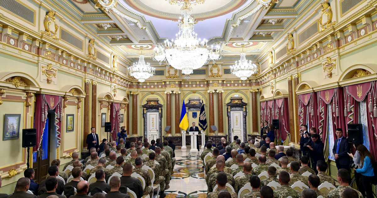 Петро Порошенко привітав військових з Днем Захисника _5 / © Сайт президента України