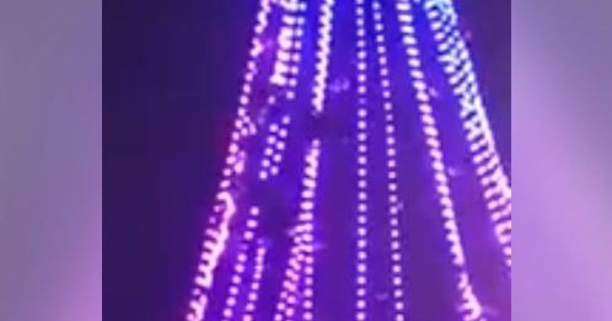 У Борисполі нетверезий чолов’яга видерся на головну ялинку міста