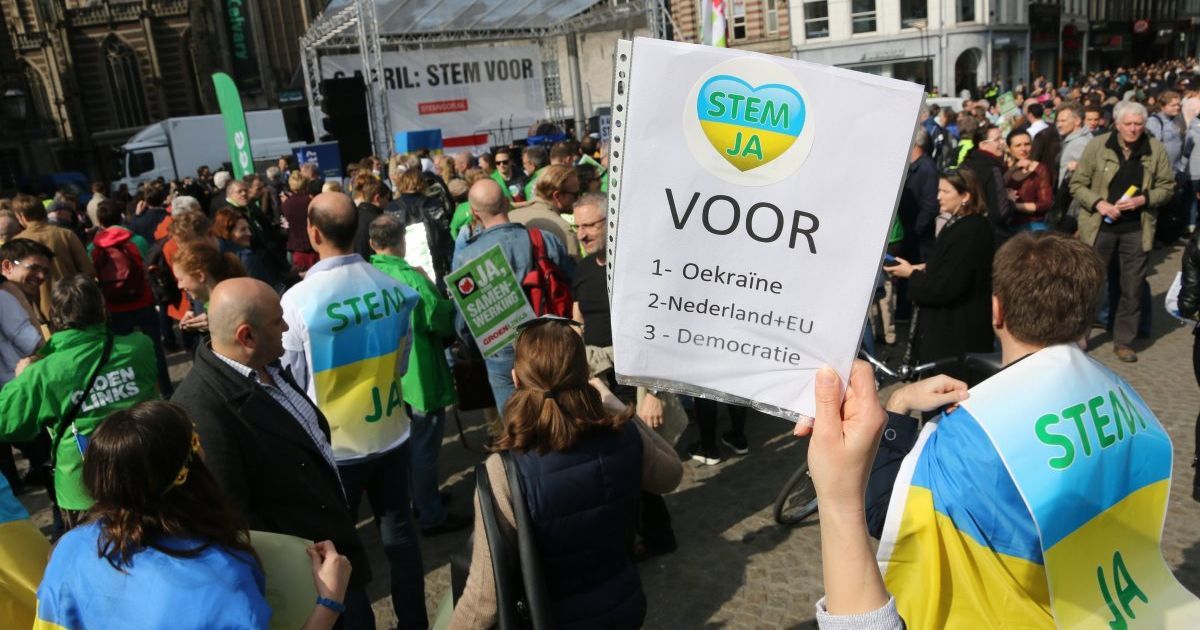 "Атака на единство Европы". Реакция Запада на результаты референдума в Нидерландах