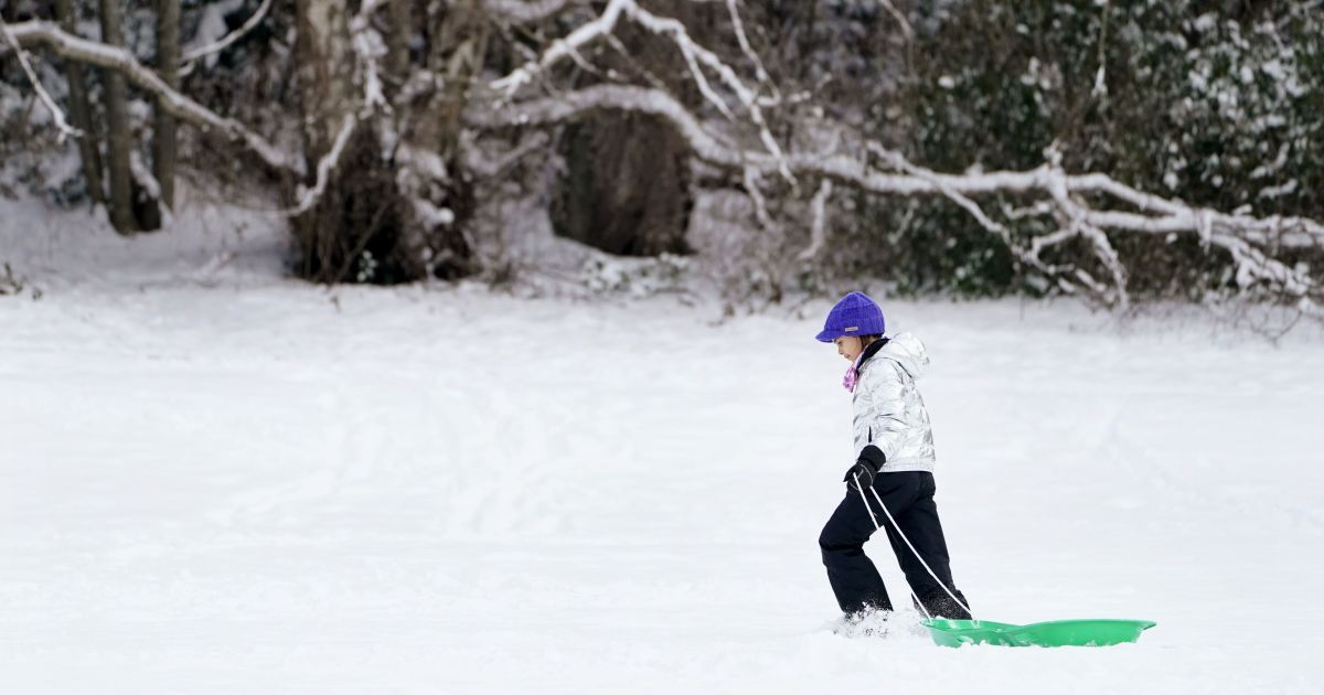 Холод і хурделиця: Японію замітає снігом, а в Канаді температура опустилася до -51