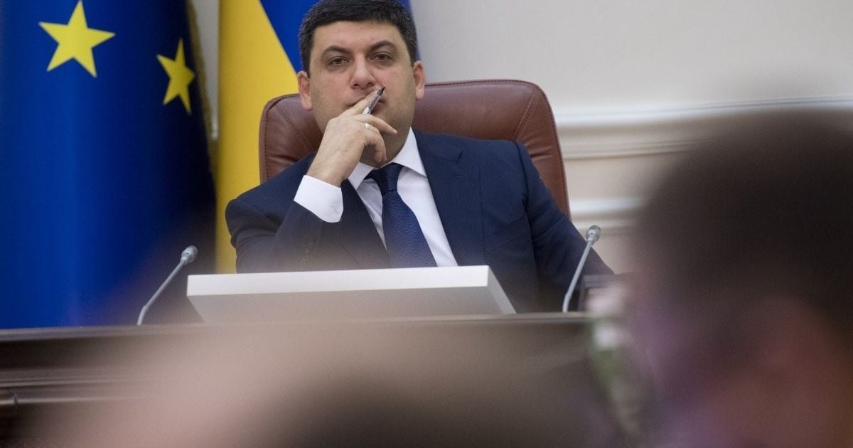 У них немає нічого святого: Гройсман переконаний, що світ має відреагувати на обстріл Авдіївки