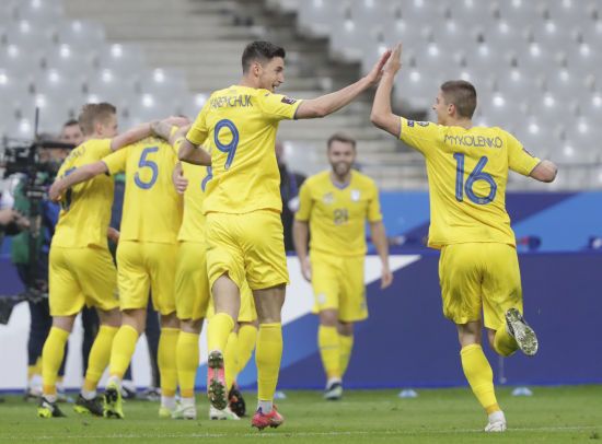 "Слава Україні!" і "Героям слава!" стали офіційними лозунгами збірної: рішення УАФ