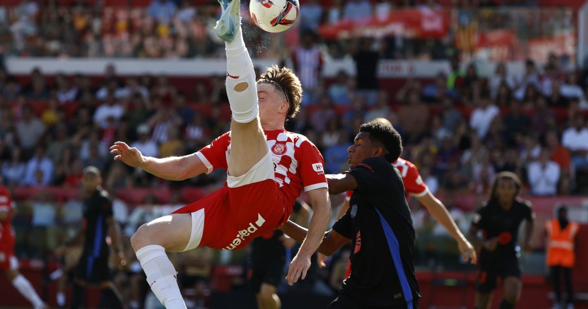 Виктор Цыганков в матче против "Барселоны"