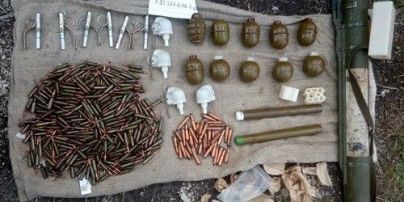 Под Киевом обнаружили тайник с целым арсеналом взрывчатки и боеприпасами