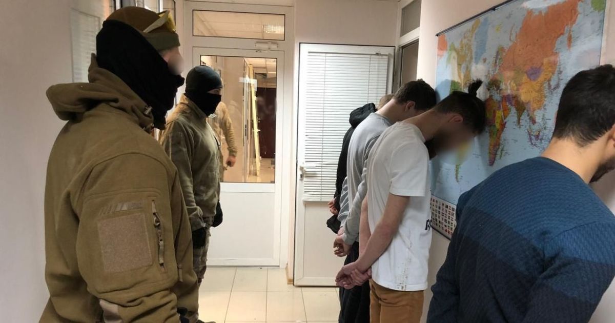 "Торгували цінними паперами": у Києві судитимуть злочинну групу, яка привласнила понад 20 млн гривень