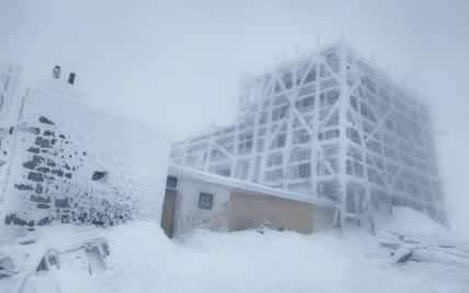 Карпаты заметает снегом: фото и видео заснеженных гор