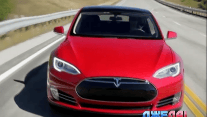 Компания Tesla Motors представила свою новую базовую модель 70D