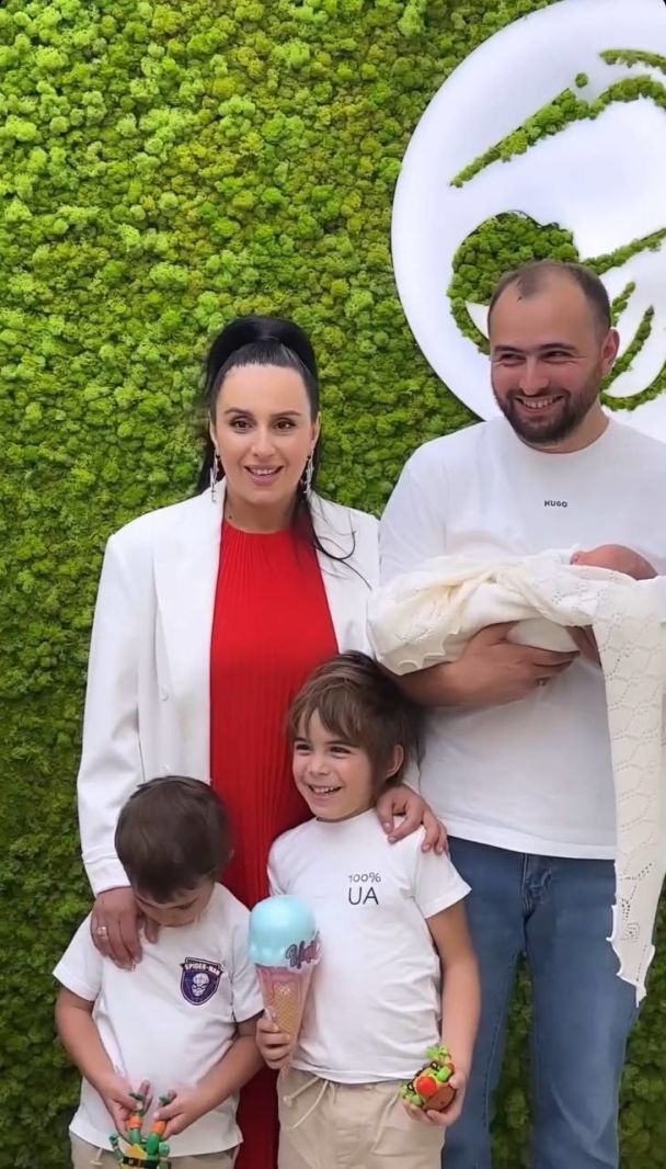 Виписування Джамали з пологового будинку / © instagram.com/jamalajaaa