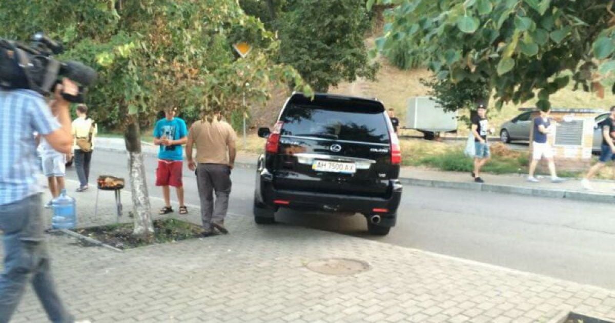 У Києві шукають ухильників від мобілізації серед "мажорів". / © Фото Валерії Ковалінської/ТСН