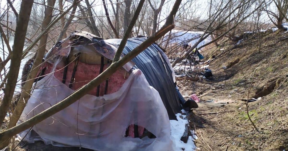 Лежал в самодельной палатке: во Львовской области нашли убитым без вести пропавшего мужчину