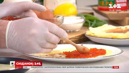 Готовим вкусные блины с красной икрой