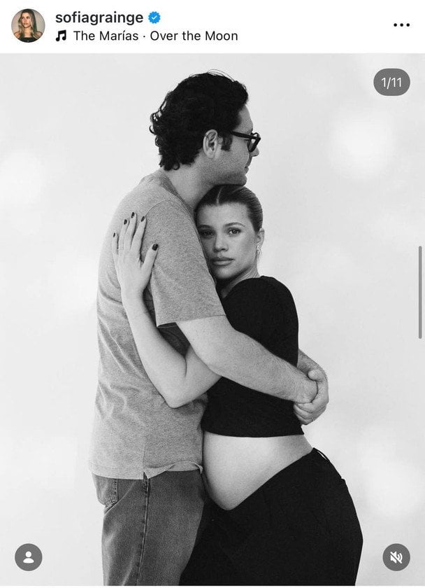 Беременная София Ричи с мужем / © Instagram Софии Ричи