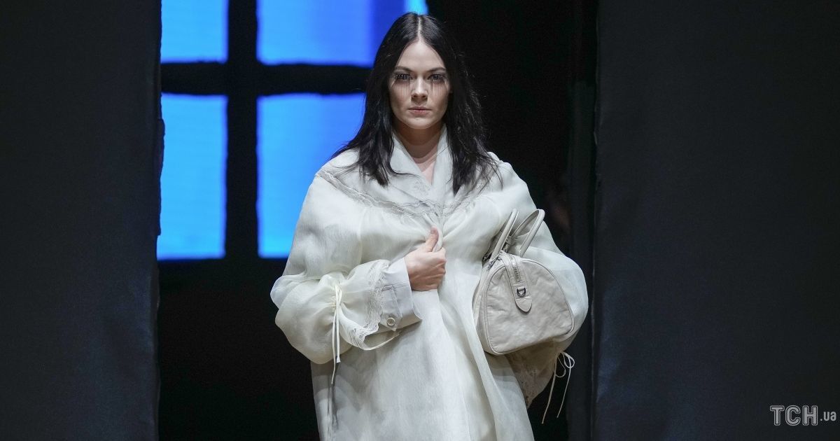 Показ колекції Prada весна-літо 2023