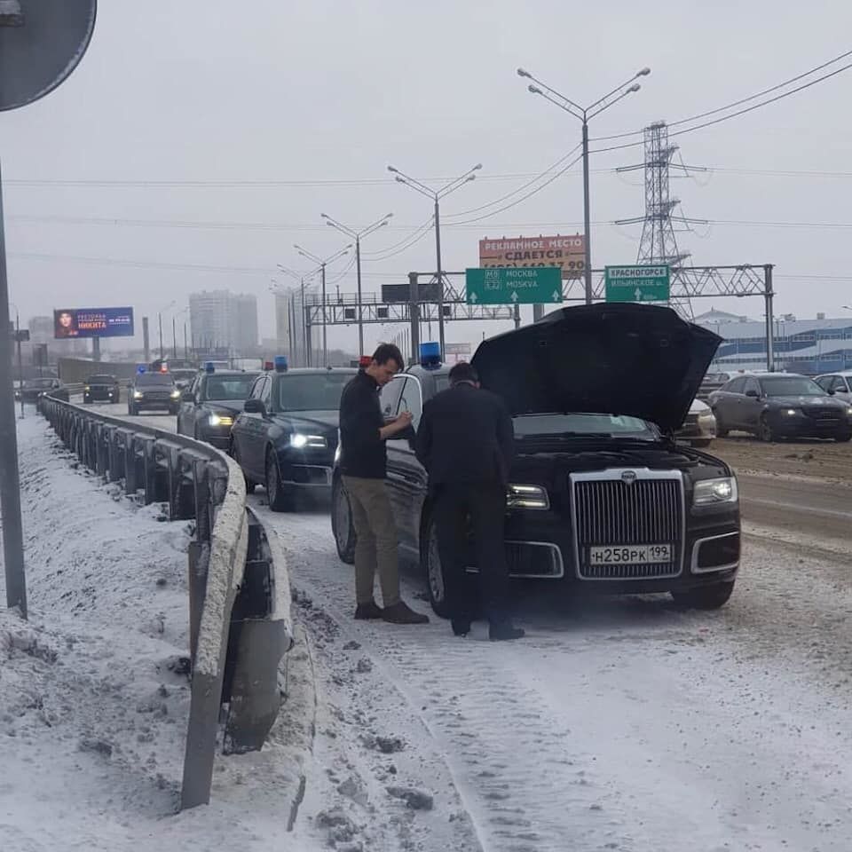 Фото сломавшегося российского лимузина Aurus попало в Сеть — Новости