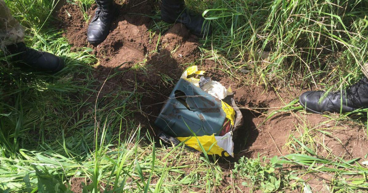 схованка з трьома кіло пластиду_5 / © Прес-центр СБУ