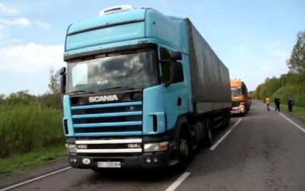 Километровые очереди из грузовиков. На Волыни продолжается блокада трассы Киев-Варшава