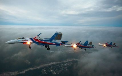 У Криму російські окупанти підняли у повітря за тривогою винищувачі Су-27
