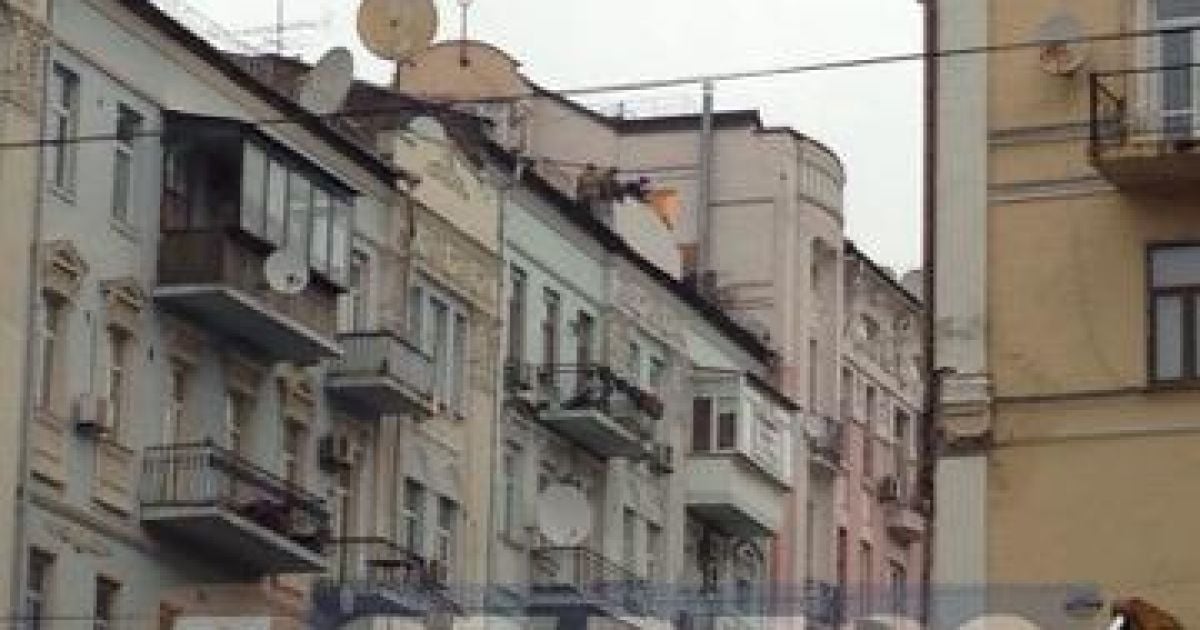 Саакашвілі погрожує стрибнути з даху_4 / © Еспресо.TV