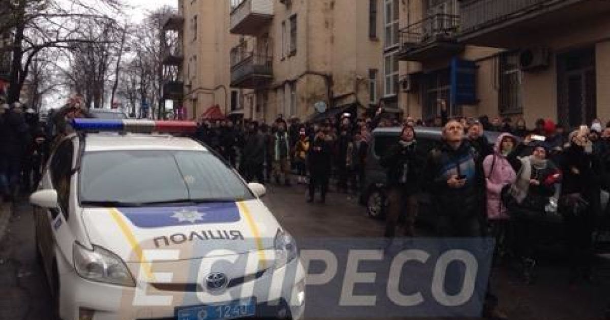 Саакашвілі погрожує стрибнути з даху_3 / © Еспресо.TV