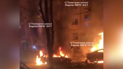 В результате удара по Харькову горит дом и автомобили