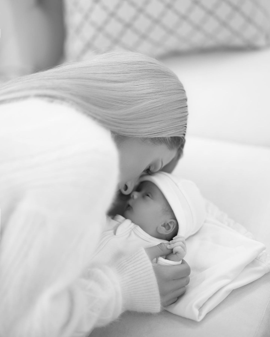 Пэрис Хилтон с сыном / © instagram.com/parishilton
