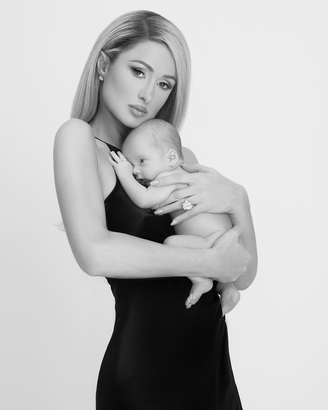 Пэрис Хилтон с сыном / © instagram.com/parishilton