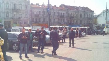 Зі столичного готелю "Либідь" виганяють незаконних поселенців / © Фото Наталії Нагорної/ТСН