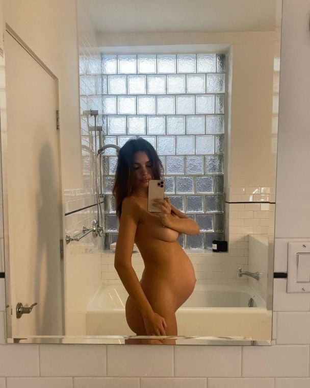  / © instagram.com/emrata