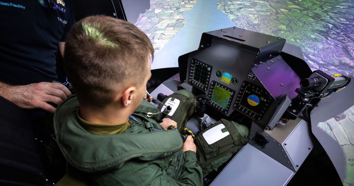 Перші українські пілоти пройшли навчання на F-16 у Великій Британії
